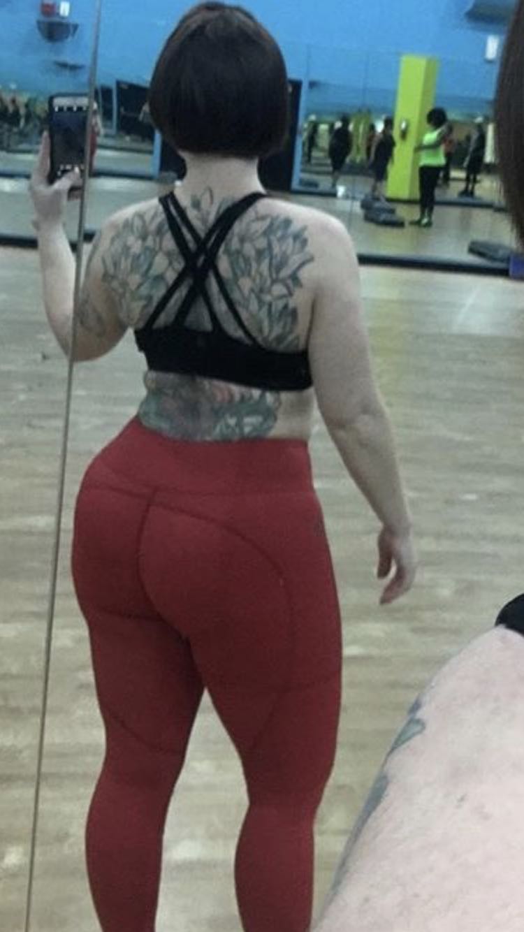 pawg selfie in yoga pants – PAWG